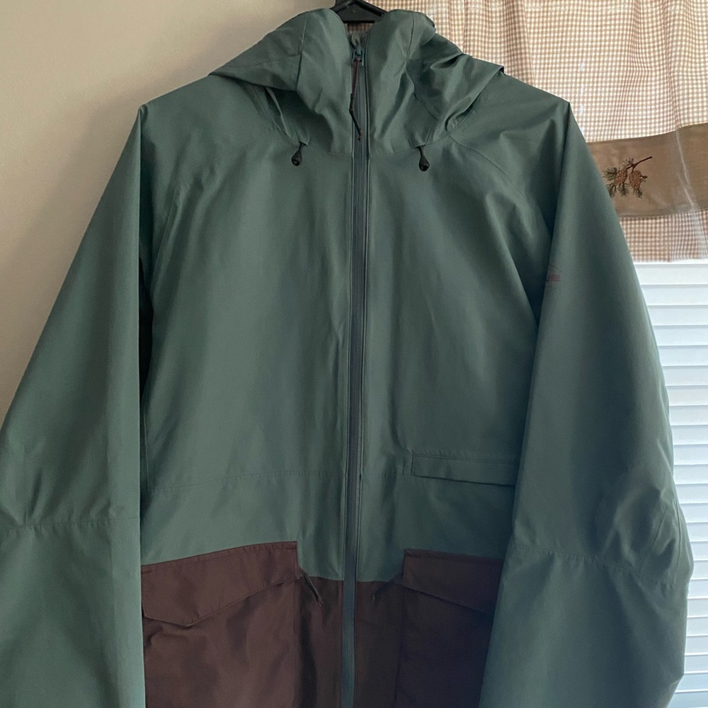 Women's Two-Tone Hooded Utility Jacket in Sage and Brown